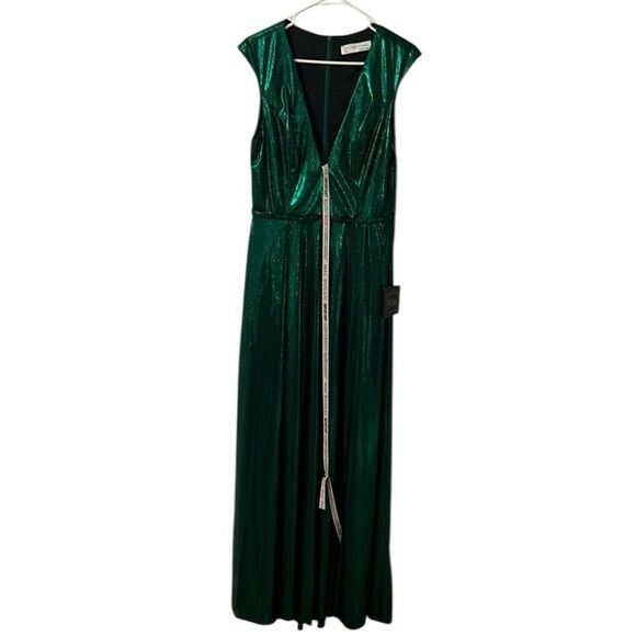 Mac Duggal Green Deep V-neckline Metallic Maxi Dress/Gown(Size 8) - Picture 4 of 11